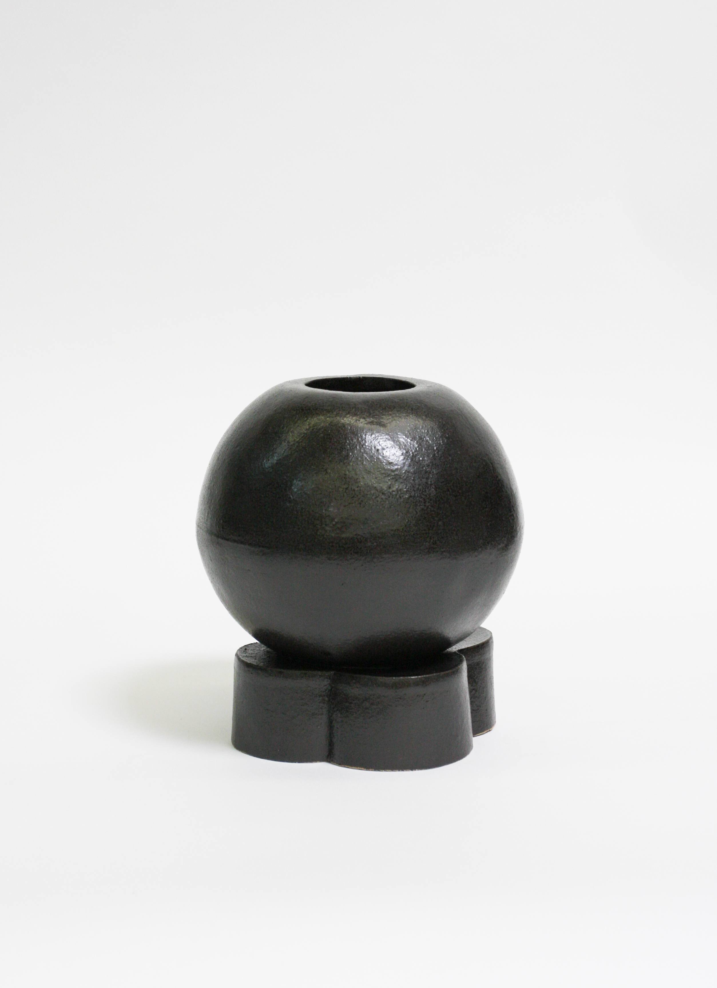 Tube Clover Ball Vase